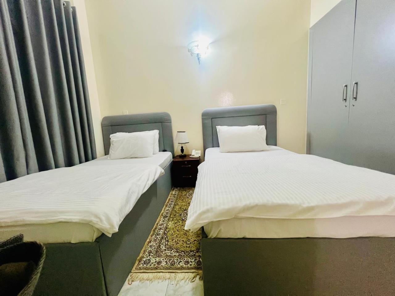 Sky Hotel Apartments Dubai Eksteriør billede